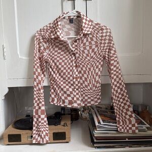 SHEIN Tan and White Geometric Shirt